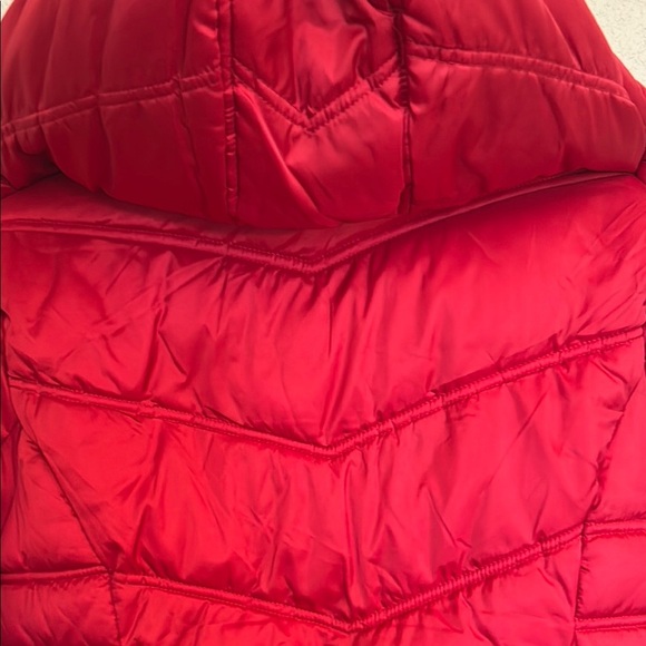 Red Nautica Women’s Puffer Jacket with Black Trim - Picture 6 of 11